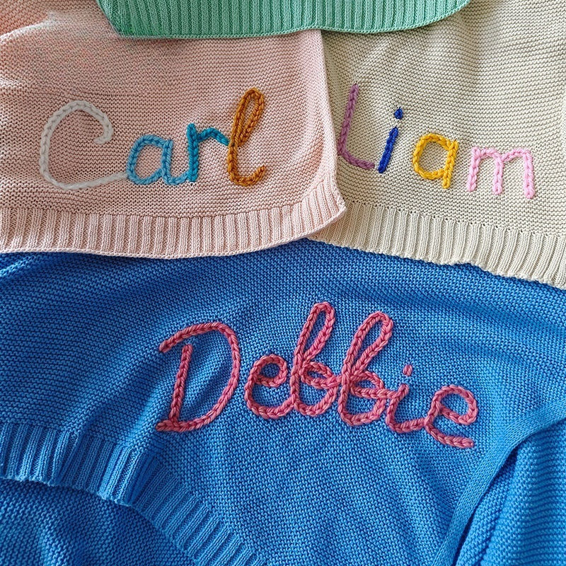 Heartfelt gift for newborns - Soft baby blanket with personalized name embroidery