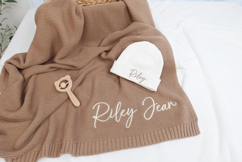 Monogrammed Baby Blanket Gift - Soft Embroidered Keepsake for Newborns & Baby Showers