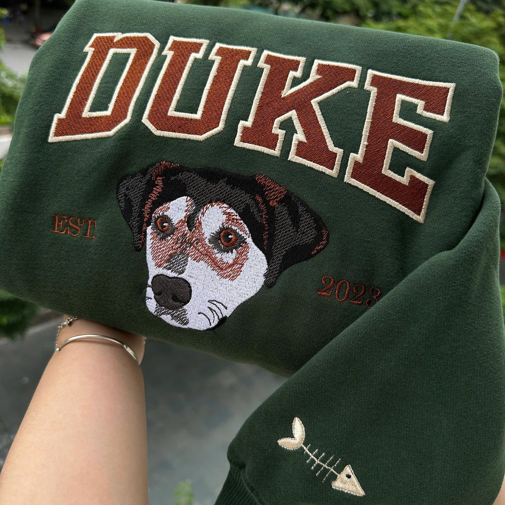 Personalized sweatshirt with embroidery of your pet's portrait, embroidered dog college crewneck in comfortable colors, personalized hoodie with embroidery of your dog's face from photo